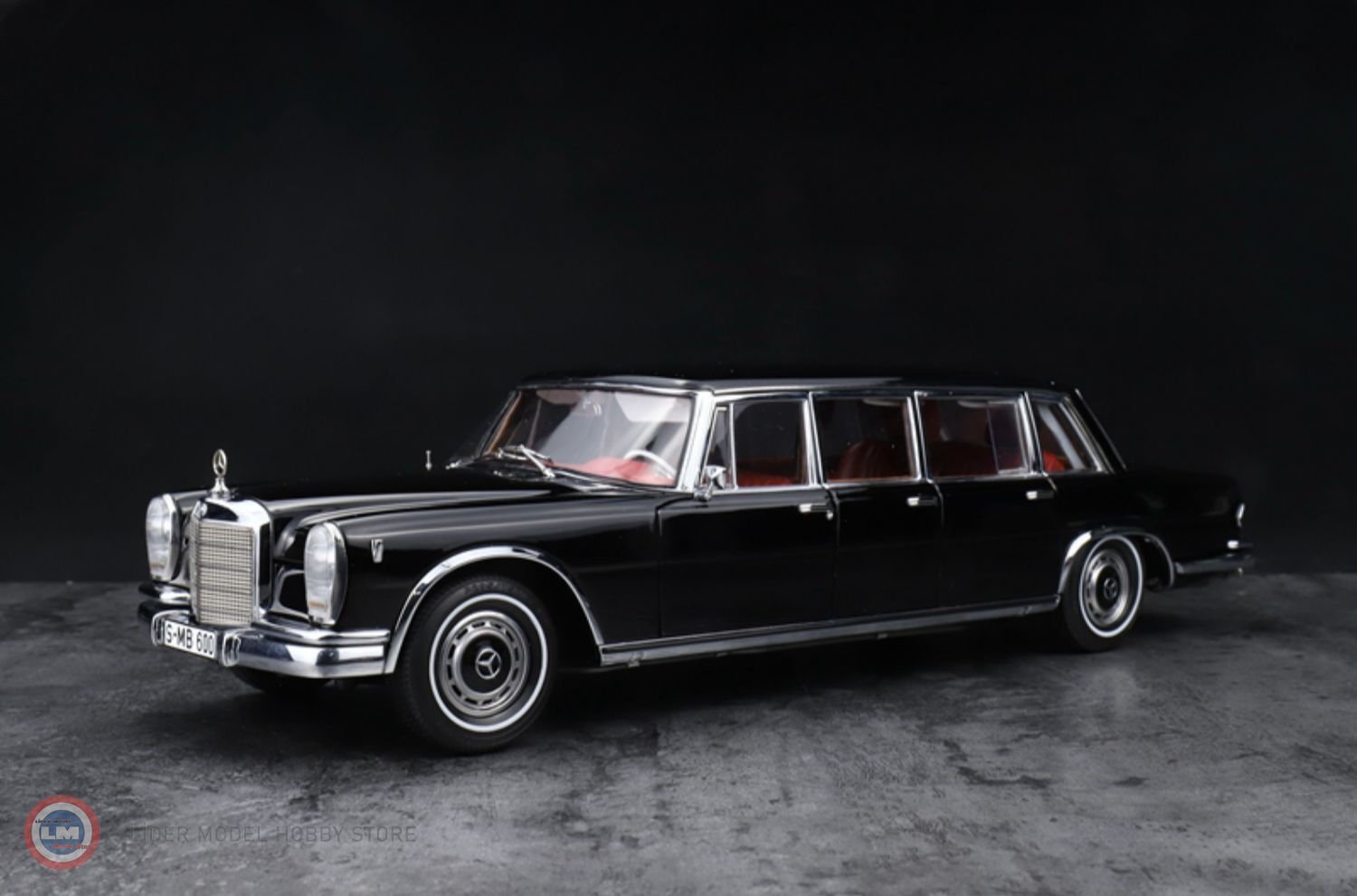 1:18 CMC 1966 Mercedes Benz 600 Pullman W100