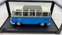 1:18 Solido 1962 Volkswagen T1 Samba Bus