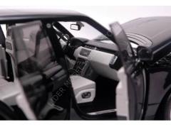 1:18 2013 Land Rover Range Rover Vogue