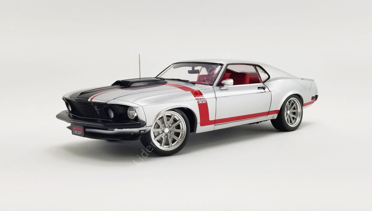 1:18 1969 Ford Mustang Boss 302 Redline