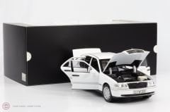1:18 Norev 1993 Mercedes Benz C 200 Limousine W202 Polar White