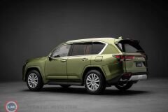 1:18 LCD Model 2023 Lexus LX600 Noria Green
