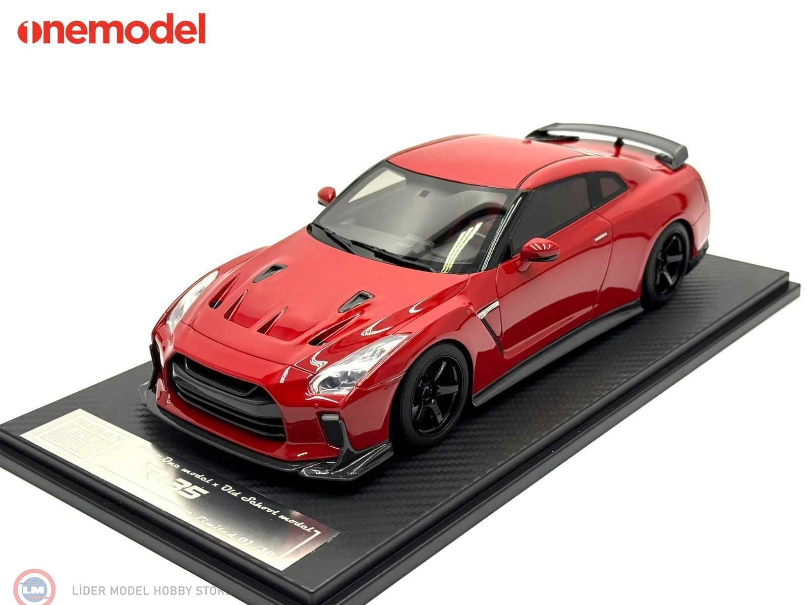1:18 One Model Nissan GT-R R35 Custom Edition