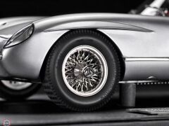 1:18 V8 Model 1955 Mercedes Benz 300 SLR & SHOWCASE