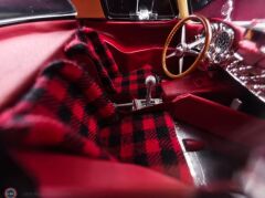 1:18 V8 Model 1955 Mercedes Benz 300 SLR & SHOWCASE