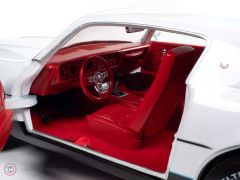 1:18 AutoWorld 1977 Pontiac Firebird Formula