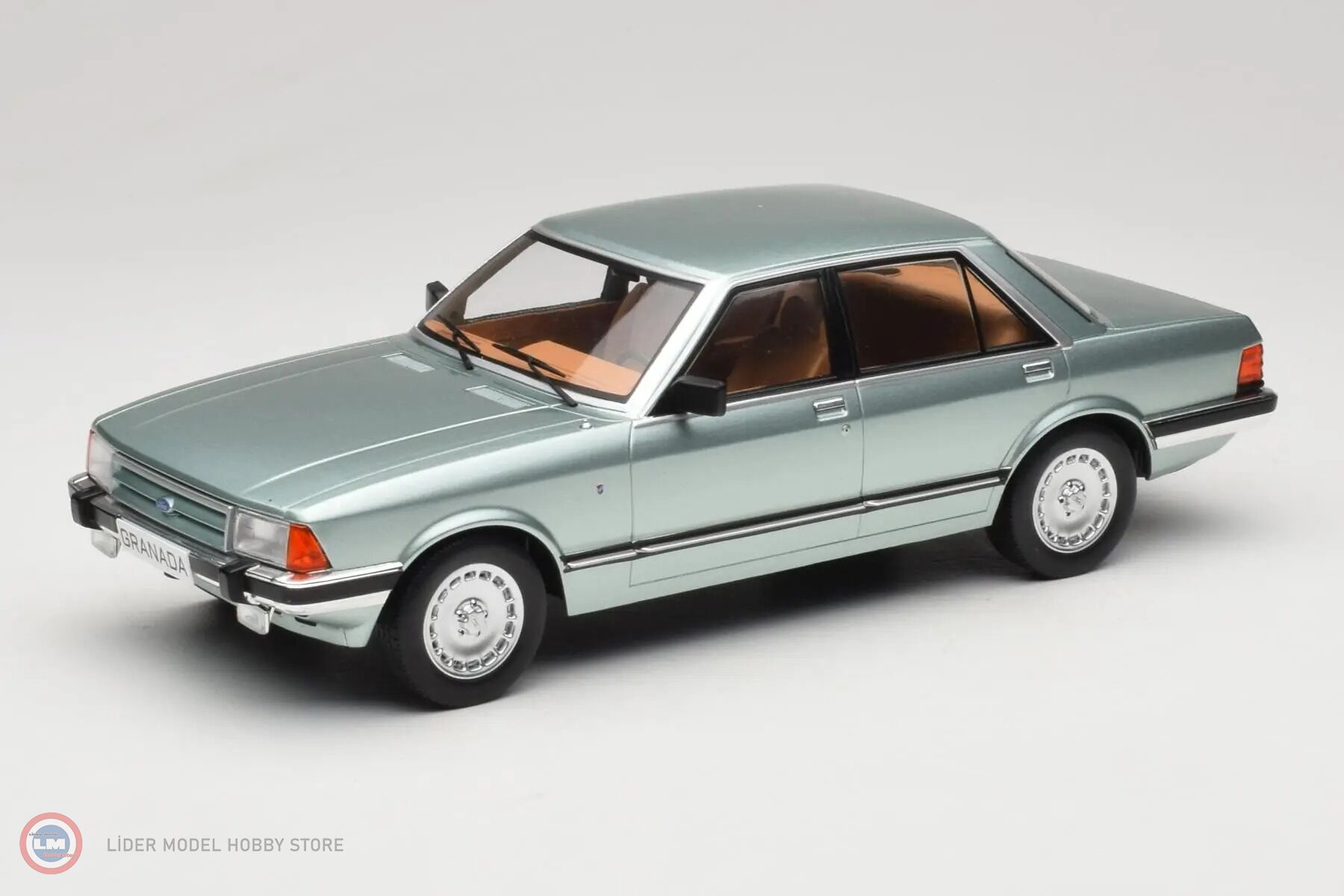 1:18 MCG 1982 Ford Granada MK II 2.8 Ghia