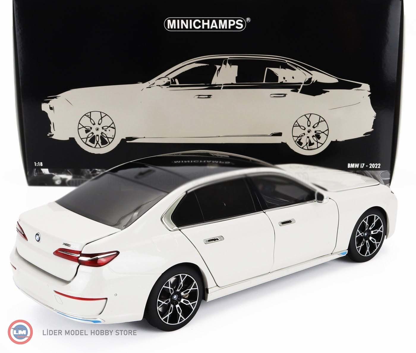 1:18 Minichamps 2022 BMW i7 - White Metallic