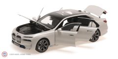 1:18 Minichamps 2022 BMW i7 - White Metallic