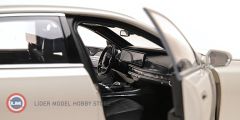 1:18 Minichamps 2022 BMW i7 - White Metallic