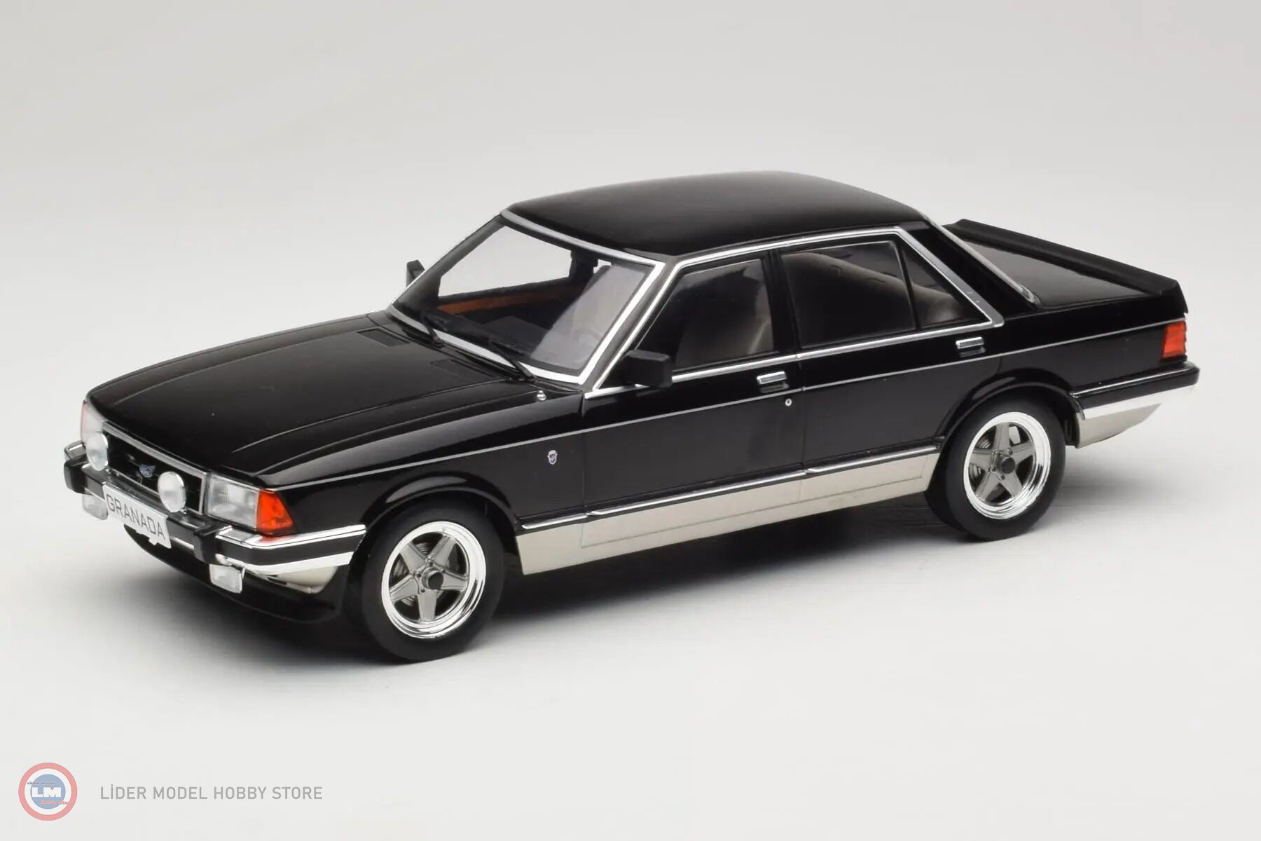 1:18 MCG 1982 Ford Granada MK II 2.8 Injection