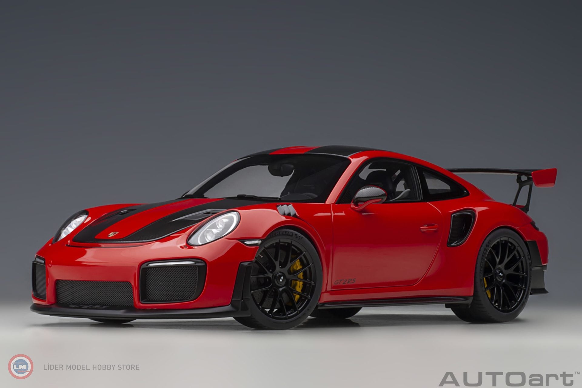 1:18 Autoart 2019 Porsche 911 (991.2)  GT2 RS Weissach Package 