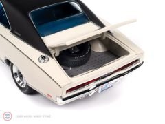 1:18 AutoWorld 1970 Dodge Charger RT MCACN White