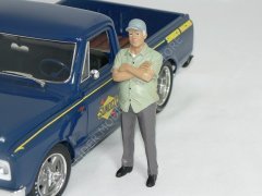 1:18 American Diorama Weekend Car Show Figür2 38210