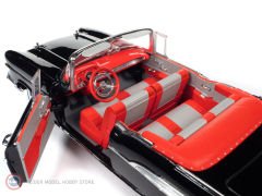 1:18 AutoWorld 1957 Chevrolet Bel Air Convertible James Bond