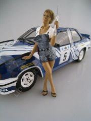 1:18 American Diorama Lady Mechanic Sofie 23859