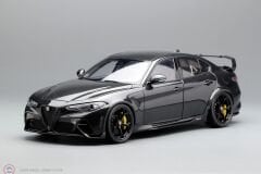 1:18 MotorHelix 2020 Alfa Romeo Giulia GTAM Carbon Edition