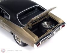 1:18 AutoWorld 1970 Chevrolet Chevelle SS (MCACN) Centennial Gold