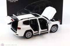 1:18 LCD Model 2023 Toyota Land Cruiser LC300 ZX