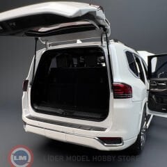 1:18 LCD Model 2023 Toyota Land Cruiser LC300 ZX