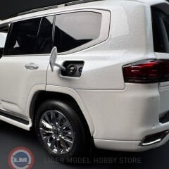 1:18 LCD Model 2023 Toyota Land Cruiser LC300 ZX