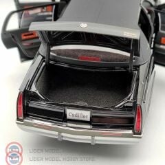 1:18 XiaoGuang Cadillac Fleetwood / Black Interior