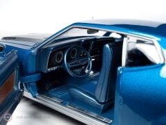 1:18 AutoWorld 1971 Ford Mustang Mach 1 (MCACN) Code Q Med Blu