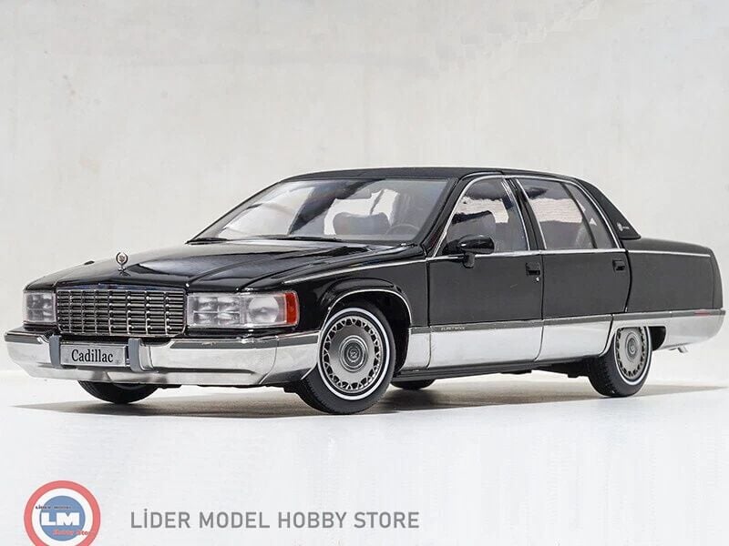 1:18 XiaoGuang Cadillac Fleetwood / Black Interior