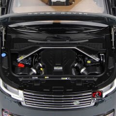 1:18 LCD Model 2022 Land Rover Range Rover SV
