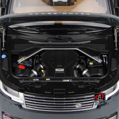 1:18 LCD Model 2022 Land Rover Range Rover SV