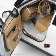 1:18 LCD Model 2022 Land Rover Range Rover SV