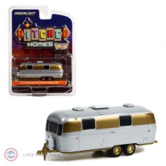 1:64 1972 Airstream Double-Axle Land Yacht Safari