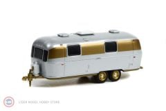 1:64 1972 Airstream Double-Axle Land Yacht Safari