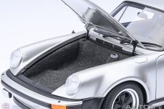 1:18 Autoart Porsche 911 Turbo 3.0 930 Silver Metallic