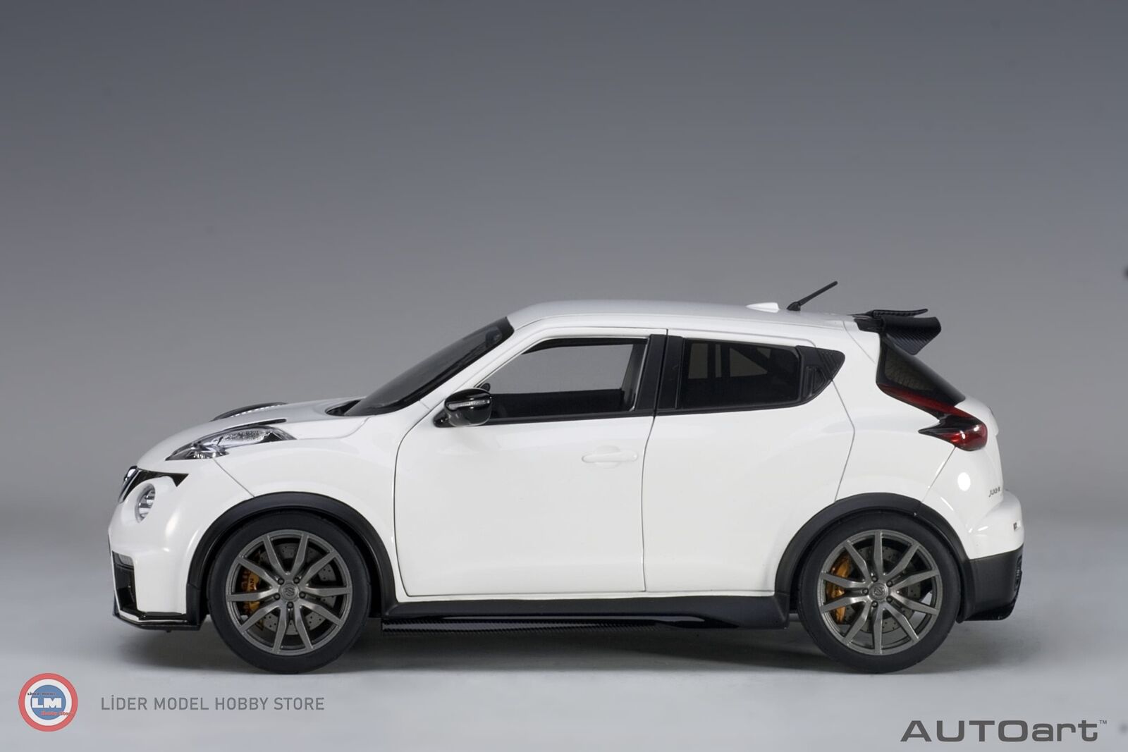 Autoart Juke R Autoart - 1:18 Autoart 2016 Nissan Juke R - 10.604,84 TL - 5.302,42 TL