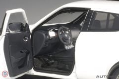 1:18 Autoart 2016 Nissan Juke R