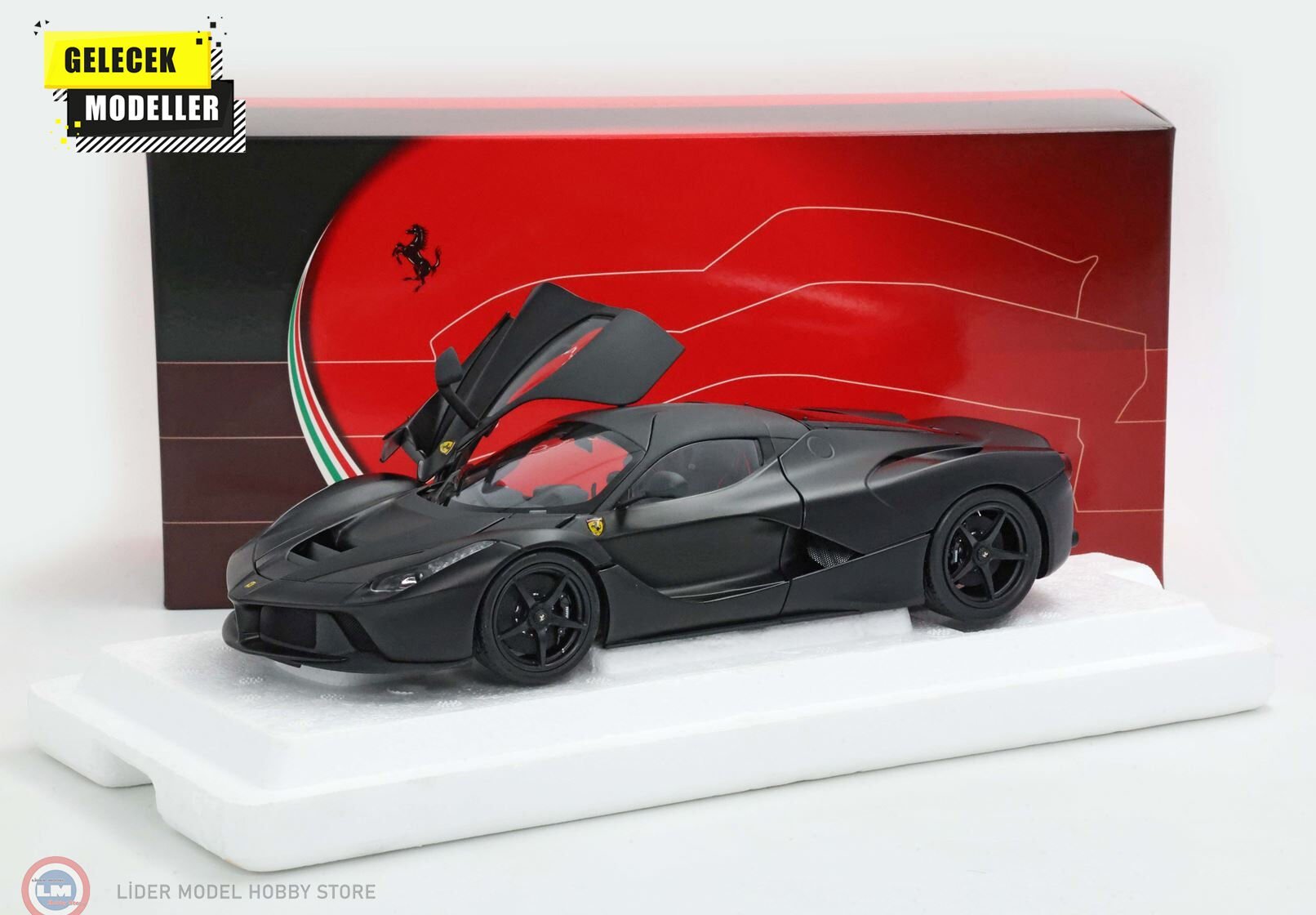 1:18 BBR 2012 Ferrari LaFerrari - Matt black-matt carbon roof