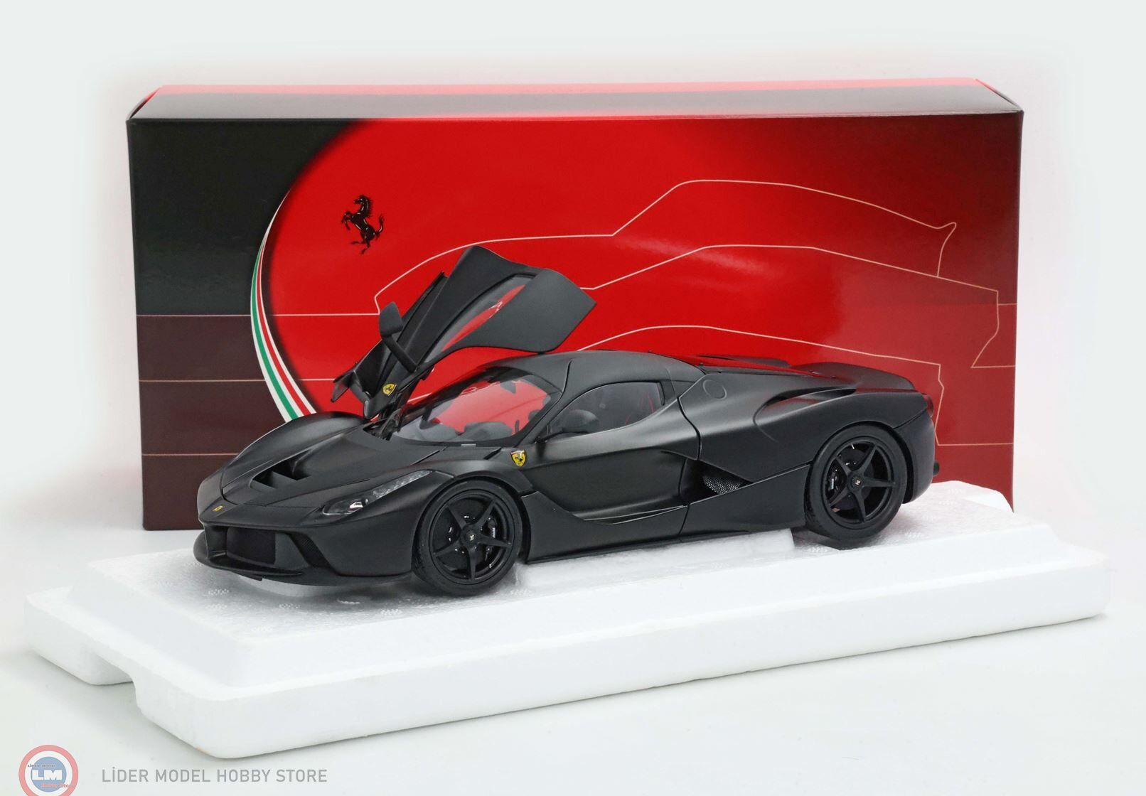 BBR - 1:18 BBR 2012 Ferrari LaFerrari - Matt black-matt carbon