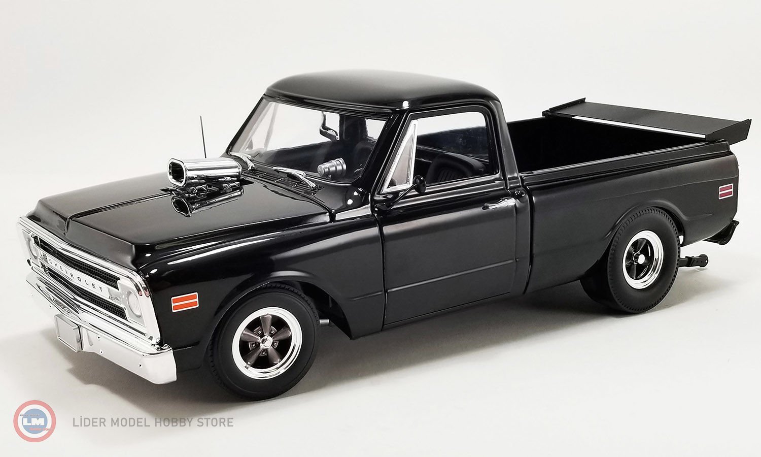 1:18 1970 Chevrolet C-10 Night Train Drag Outlaws pick-up