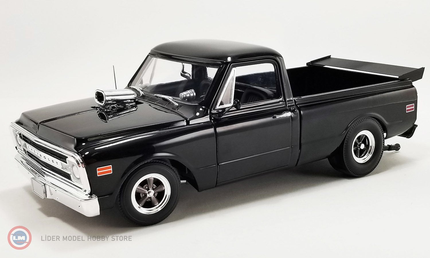 1:18 1970 Chevrolet C-10 Night Train Drag Outlaws pick-up