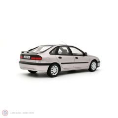1:18 Otto 1996 Renault Laguna V6 3.0 Baccara Gris Opale
