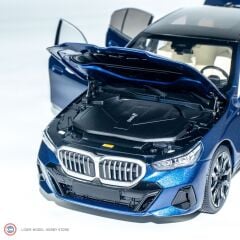 1:18 Minichamps 2023 BMW I5 Blue Metallic
