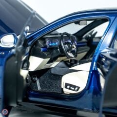 1:18 Minichamps 2023 BMW I5 Blue Metallic