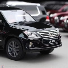 1:18 V8 Model 2015 Lexus LX570 Facelift