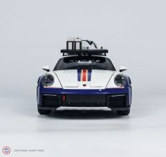 1:18 Minichamps 2022 Porsche 911 Dakar Roughroads