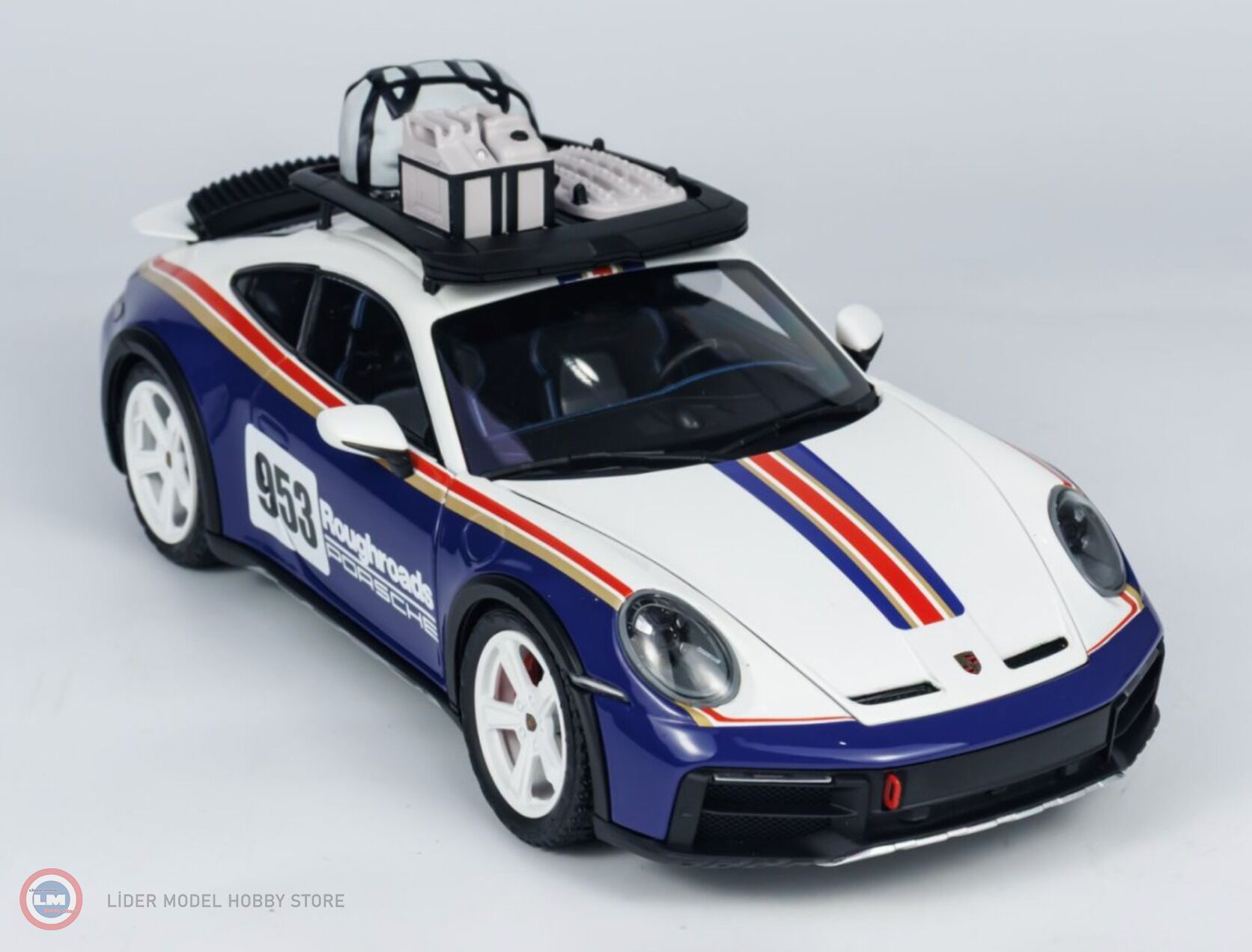 1:18 Minichamps 2022 Porsche 911 Dakar Roughroads
