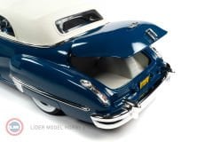 1:18 AutoWorld 1947 Cadillac Series 62 Soft Top