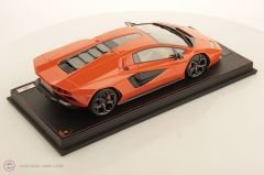 1:18 MR Collection Lamborghini Countach LPI 800-4 LAMBO052E Arancio