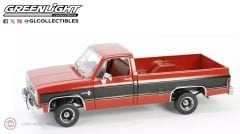 1:18 Greenlight 1984 Chevrolet K10 Scottsdale Apple Red & Midnight Black