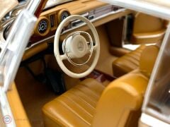 1:18 Norev 1969 Mercedes Benz 250SE Coupe W111